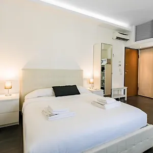Apartment 21, Mailand